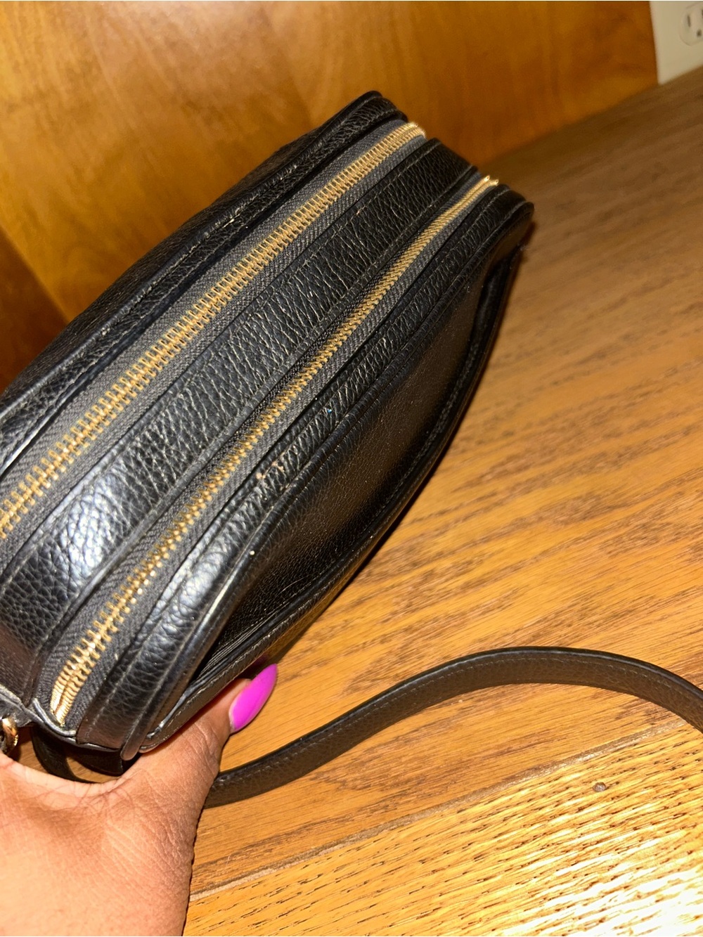 Coach Black Pebbled Leather Crossbody Camera bag with Gold Hardware - Picture 4 of 8